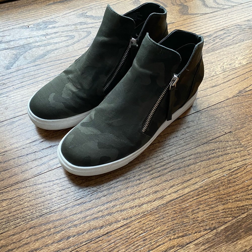 Camo Steve Madden sneakers